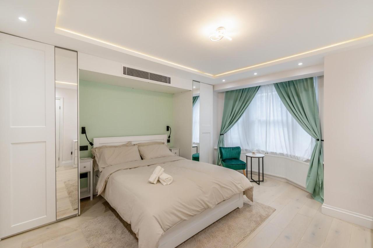 Modern Garden Flat With Private Parking Apartment London