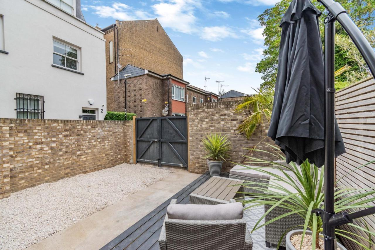 Modern Garden Flat With Private Parking * London
